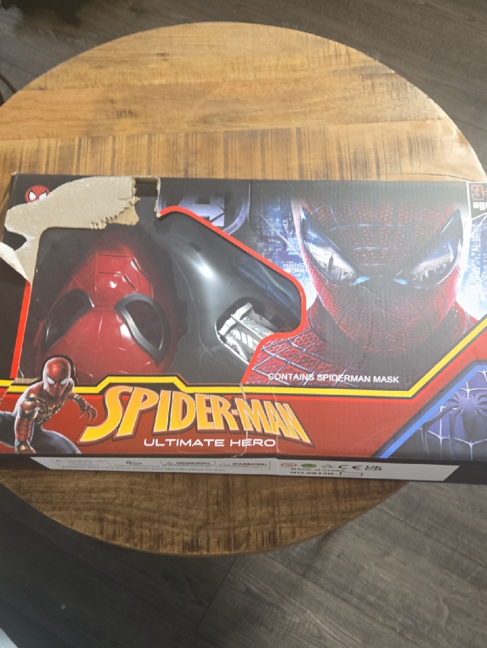 Spiderman Red and Black Mask Playset